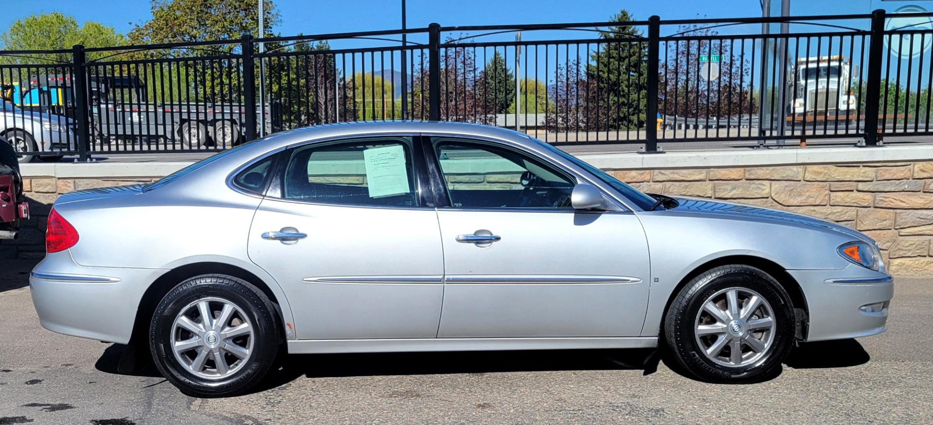 2009 Silver /Black Buick LaCrosse (2G4WD582091) with an 3.8L V6 engine, 5 Speed Automatic transmission, located at 450 N Russell, Missoula, MT, 59801, (406) 543-6600, 46.874496, -114.017433 - Photo#5